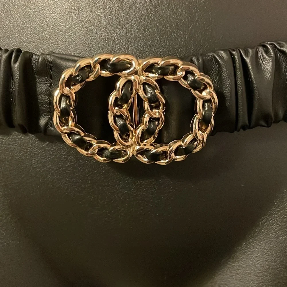 Black Faux Leather Stretch Elastic With Gold Metal Woven Circle Buckle Belt OS